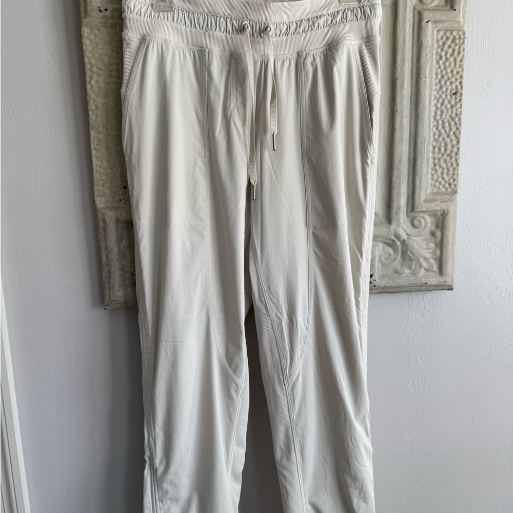 Lululemon Dance Studio Crop Cream Lined 6